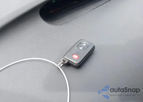 2011 Toyota Prius Three z USA, uszkodzony, nr VIN JTDKN3DU6B0267493